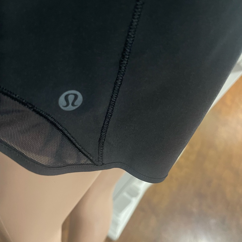 Lululemon" Hooty Hot Low Rise Short-Black - Picture 8 of 16